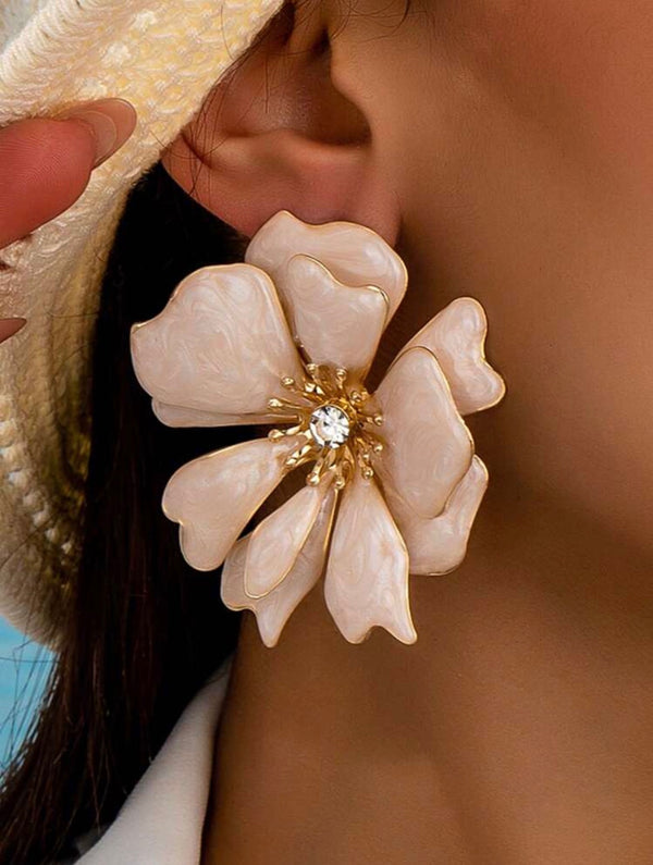 أقراط أنيقة بتصميم زهرة من الراتنج مع كريستال لامع