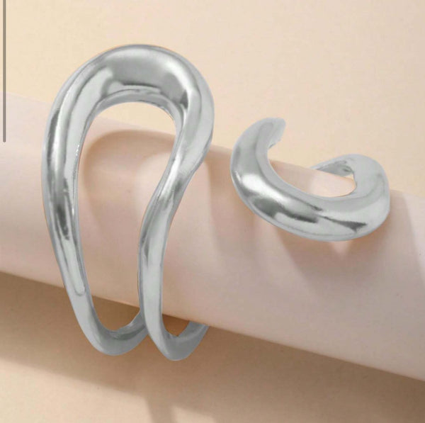 Elegant Silver Bracelet