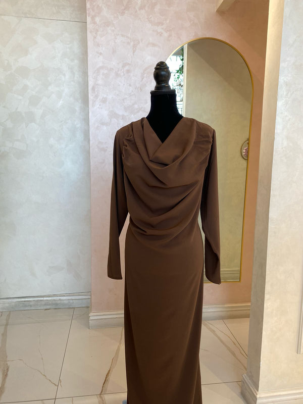 فستان داخلي بطيّات ناعمة للعباية
