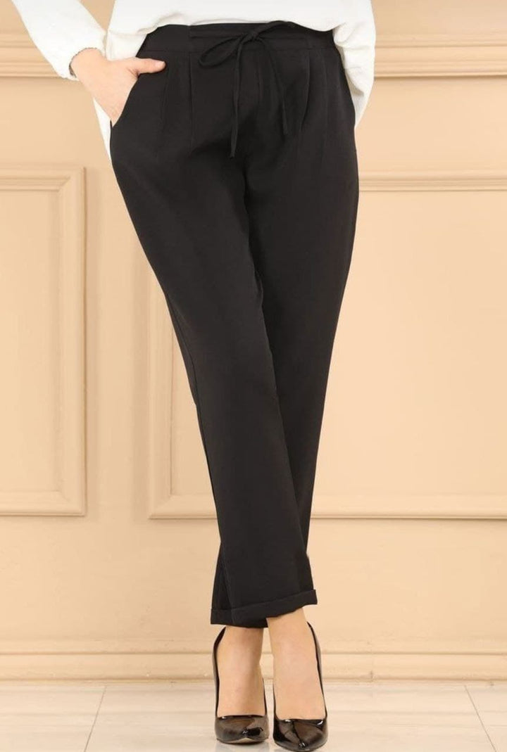 Women's regular fit solid drawstring pants in black